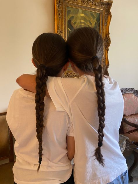 #twins #twinning #hair #hairstyles #sisters Twins Aesthetic Sisters, Twin Aesthetic Sisters, Sisters Aesthetic Faceless, Twin Sisters Aesthetic, Two Sisters Aesthetic, Twin Aesthetic, Twins Aesthetic, Long Hair Ponytail, Sisters Forever