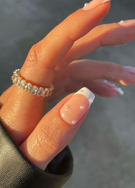 30 Fun Nail Art Ideas | The Everygirl Fun Nail Art, Minimal Nails, Simple Acrylic Nails, Classy Acrylic Nails, Bridal Nails, Nail Art Ideas, Dream Nails, Fire Nails, Classy Nails