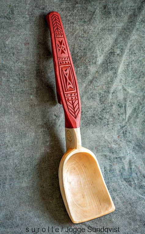 Spooncarving Course: a Swedish Tradition | Cerdeira - Home for Creativity - Cerdeira Carved Wooden Spoons, Wooden Spoon Carving Tools, How To Carve A Wooden Spoon, Carved Eating Spoon, Wooden Spoon Carving, Hand Carved Wooden Spoons, Woodcarving Long Handle Spoon, Wood Spoon Carving, Wood Utensils