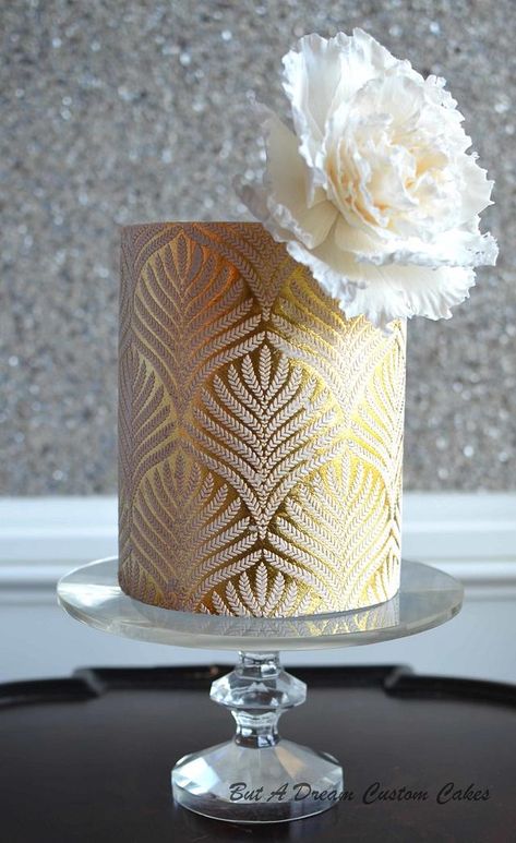 Gold leaf cake with harvest stencil and sugar peony. Leaf Cake, Gold Leaf Cakes, Art Deco Cake, Torte Cupcake, Cake Stencil, Gold Cake, Gold Wedding Cake, Caking It Up, Unique Cakes