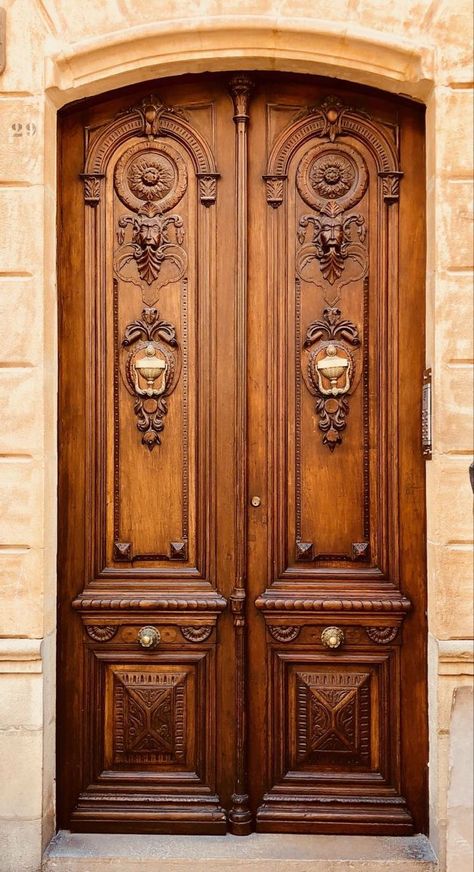 Pin by KOE on Doors in 2022 | Entry doors, Beautiful doors, Unique doors Main Entrance Wooden Doors, Doorway Design, Gate Design Ideas, Door Bar, Gorgeous Doors, Porte Cochere, Door Entryway, Vintage Doors, Cool Doors