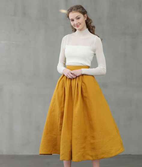 1950 Skirt, Yellow Skirt Outfits, Mustard Yellow Skirts, Skirt Ootd, Mustard Skirt, Skirt A Line, Skirt Trends, Yellow Skirt, Skirt Pleated