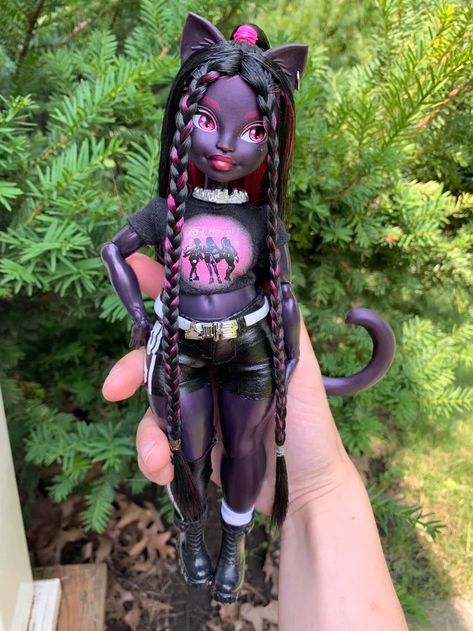 Custom Dolls Monster High, Monster High Doll Custom, Doll Redesign, Doll Restyle, New Monster High Dolls, Doll Customs, Monster High Doll Clothes, Monster High Custom Doll, Monster High Pictures