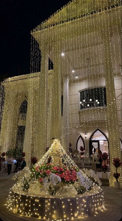 Wedding House Lighting Indian, Bangladeshi Wedding Decoration, Outdoor Desi Wedding, Pakistani Shaadi Aesthetic, Brown Wedding Aesthetic, Wedding Ideas Pakistani, Pakistani Wedding Aesthetic, Indian Wedding Aesthetic Decor, Pakistani Wedding Ideas