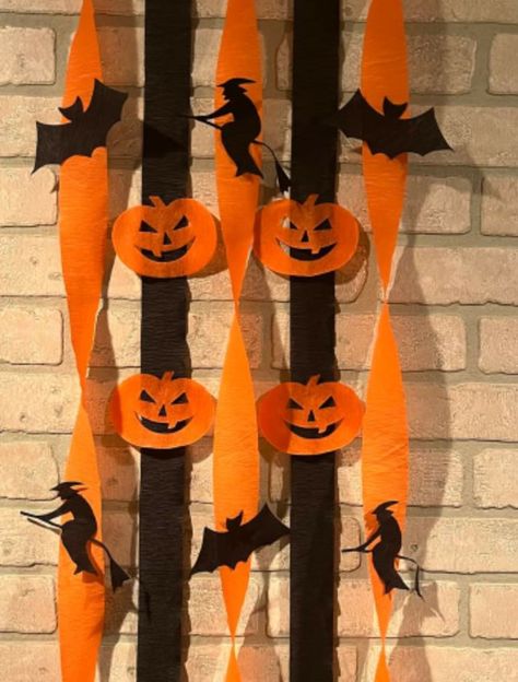 Halloween Decoration Ideas For School, Halloween Ideas Decorations Outdoor, Halloween School Hallway Decorations, Halloween Decor Simple, Decoracion Halloween Casa Exterior, Ideas Para Decorar Halloween, Halloween Decorations Classroom, Deco Halloween Diy, Decoracion Hallowen Ideas