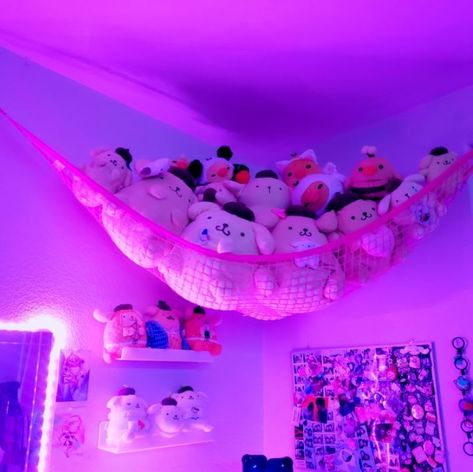 Plushie Hammock Aesthetic, Plushy Organization, Plushie Net Aesthetic, Plushie Storage Ideas Adult, Plush Organization Ideas, Squishmallow Storage Ideas, Plushies Storage, Plush Toy Storage Ideas, Squishmallow Hammock