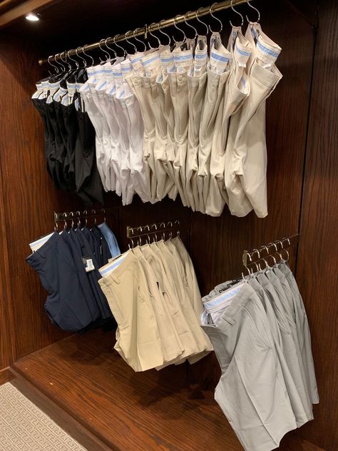 inexpensive way to hang golf shorts in a golf shop Apparel Display Visual Merchandising, Golf Shop Displays, Golf Merchandising, Shop Merchandising, Golf Pro Shop, School Store, Shop Displays, Visual Merchandising Displays, Clothing Displays