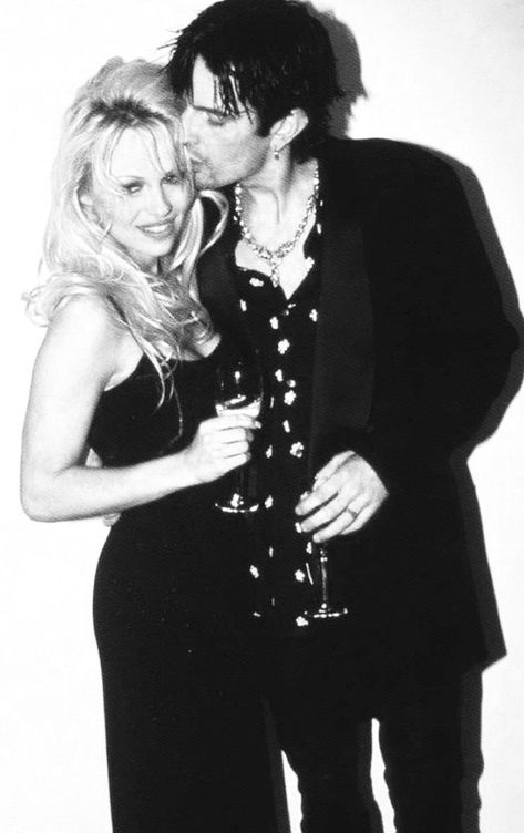 Tommy Lee And Pam Anderson, Pamela And Tommy, Pamela Adlon, Tommy Lee Motley Crue, Pamela Andersen, Terror Twins, Pam Anderson, Dr Feelgood, Crazy Boyfriend