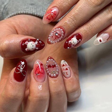 Nails inspo💅🏻 - -dm to place order -follow @nailsecrets.co - Nail kit include - set of 10 nails, nail glue , nail glue tabs, cuticle pusher, filer, alcohol swabs, instructional manual and freebies 💕🍁 - - - - - - - 🏷 #nail #nailart #stickon #stickonnails #customiseablenails #nails #pressonnails #pressons #pressonnailsindia #stickonnailsindia #pressonnailsonsale #supportsmallbusiness #smallbusinessindia #smallbusinessjammu #easypressonnails #pressonjammu Red Sanrio Nails, Hello Kitty Nails Gel, Hello Kitty Nails Red, Hello Kitty Nails Design, Red Hello Kitty Nails, Cute Nails Red, Uñas Hello Kitty, Nails Hello Kitty, Snoopy Nails