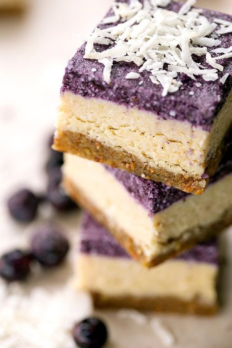 Lemon Slice Recipe | Raw Blueberry & Lemon Slice Recipe Fruity Recipes, Raw Vegan Desserts, Raw Cake, Peanut Chicken, Desserts Vegan, Raw Desserts, Slices Recipes, Oven Baked Chicken, Raw Vegan Recipes