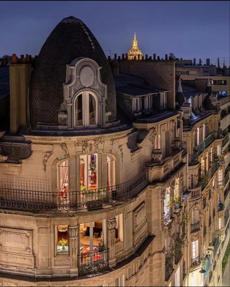 #paris #france #apartment #aesthetic #europe Raphael Metivet, Paris Dream, France Aesthetic, Paris Vibes, Parisian Life, City Background, Moving To Paris, Paris Aesthetic, Living In Paris