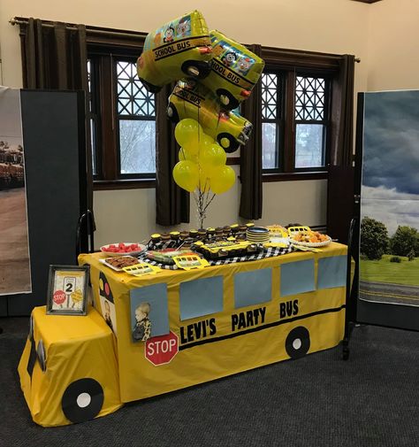 Wheels on the Bus Party School Bus Party Food, Cocomelon School Bus Table, School Bus Birthday Party Ideas, Cocomelon Bus Table, School Bus Table, Cocomelon Food Ideas, Cocomelon Party Food, Party Bus Ideas, Cocomelon School Bus