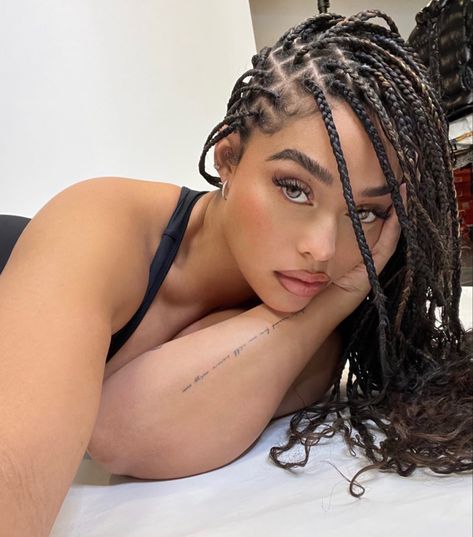 jordyn woods Jordyn Woods Makeup, Jordyn Woods, Pin Pics, Cornrows Braids, Baddie Hairstyles, Glam Makeup, Forever Young, Pretty Selfies, Braid Styles