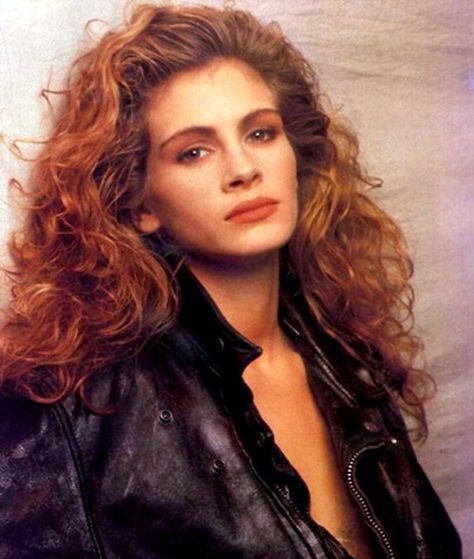 I want my hair to look like this by October so I can be Julia Roberts for Halloween. Also, want to be hottest girl on the Block! Julia Roberts, A Black, Red Hair, A Woman, Red, Leather, Hair, Black