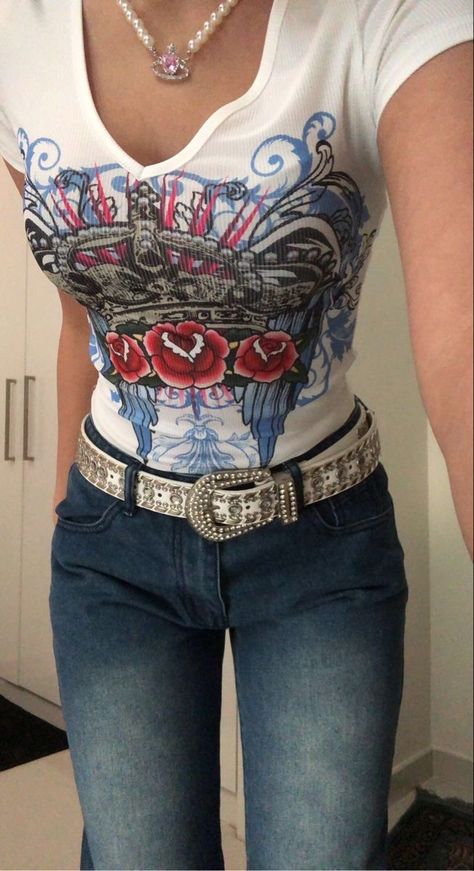 Trash Glam Aesthetic, Outfits With Bb Belt, Bb Belts Outfit, Bling Belt Outfit, Rhinestone Belt Outfit Y2k, White Belt Outfit Y2k, Bb Belt Outfit Girl, Y2k Thrifted Outfits, Y2k Belt Outfit