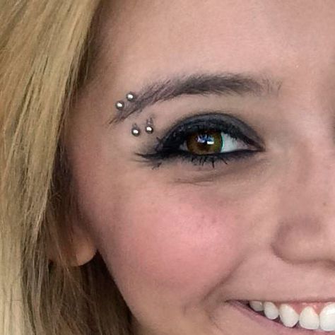 7 Celebrity Eyebrow Piercings | Steal Her Style Eyebrow Piercing Double, Barbell Tattoo, Double Eyebrow Piercing, Dream Piercings, Celebrity Eyebrows, Eyebrow Piercings, Eyebrow Piercing Jewelry, Birdhouses Ideas, Piercings Jewelry