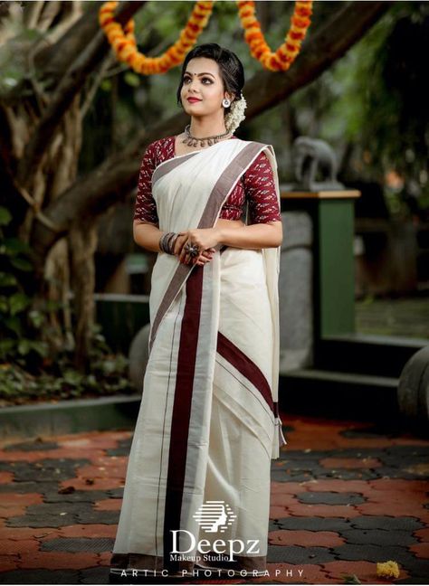 Set Saree Designs Kerala, Set Sari Kerala, Setmundu New Trends, Set Mundu Blouse Designs Latest, Onam Saree Photoshoot, Traditional Dresses Kerala Style, Setmundu Design, Kerala Style Dhavani Set, Onam Set Mundu