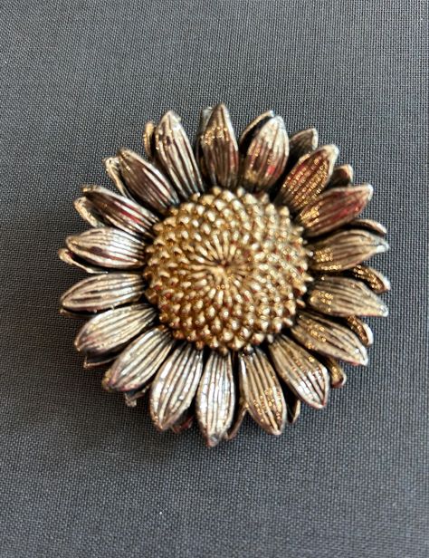 Sunflower Brooch, Green Wedding Suit, Lapel Brooch, A Beautiful Flower, Diamond Flower, Vintage Brooch, Green Wedding, Beautiful Flower, Love Flowers