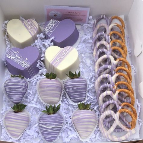 Purple Treats For Party, Purple Food Board, Lavender Strawberries, Purple And White Chocolate Strawberries, Chocolate Cover Strawberries Birthday, Chocolate Covered Strawberries Purple, Purple Chocolate Covered Strawberries, Purple Strawberries, Purple Chocolate Covered Pretzels