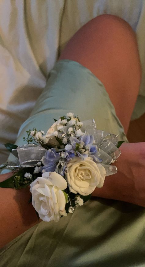 White Corsage Prom, Blue And White Corsage, Prom Flower Bracelet, Prom Corsage Blue, Hydrangea Corsage, Prom Flowers Corsage, Blue Corsage, White Corsage, Blue Boutonniere