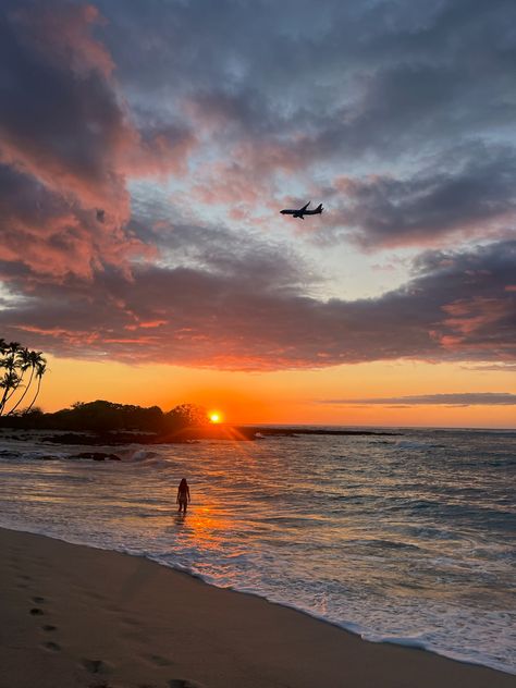 #oahu #maui #kona #bigisland #sunset #hawaii #vacation #travel #dreamlife #summer #beach #bigislandbeach #kauai Sunset Beach Oahu, Hawaii Sunset, Beach Hawaii, Kona Hawaii, Hawaii Beach, Hawaii Beaches, Hawaii Vacation, Island Beach, Sunset Beach