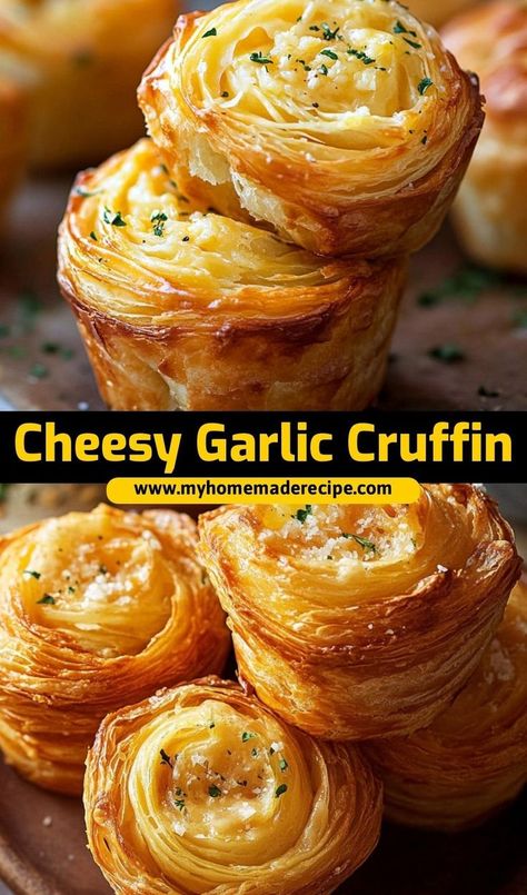 This cheesy garlic cruffin is the best cruffin recipe for savory snacks. Buttery, cheesy, and full of garlic flavor, it’s the ultimate cruffin for a quick bite Cheesy Garlic Cruffin Recipe, Cheesy Garlic Crinkle Pie, Unique Dishes Food, Cheesy Garlic Cruffin, Savory Christmas Snacks Gifts, Garlic Cruffins, Bing Bread, Savory Christmas Snacks, Christmas Snacks Savory