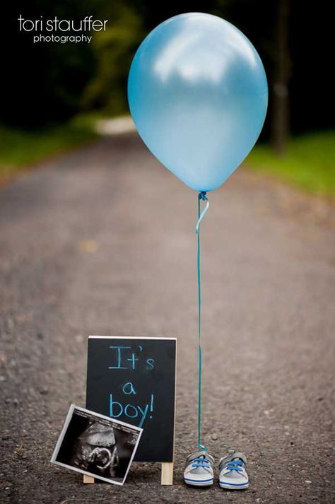 Baby Shower Invitations Ideas, Pregnant Photoshoot, Gender Reveal Photos, Gender Reveal Ideas, Invitations Ideas, Baby Boy Announcement, Gender Party, Baby Gender Reveal Party, Dad Baby