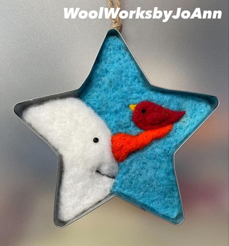 Wet Felted Christmas Ornaments, Needle Felting Angels, Easy Needle Felted Christmas Ornaments, Felting Christmas Ornaments, Needle Felted Star, Felt Star Ornaments, Felt Stars, Christmas Felting Ideas, Felted Bookmarks