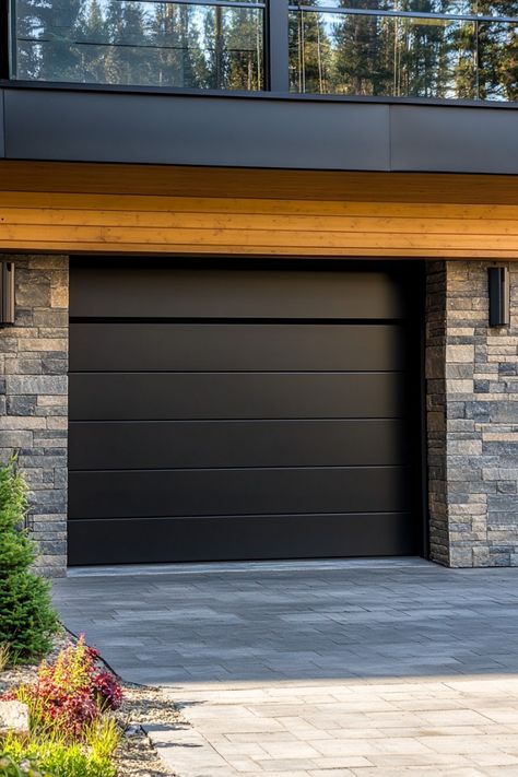 13 Stunning Garage Makeover Ideas That Transform Your Space – DreamyHomeStyle Small Garage Door, Garage Makeover Ideas, Dark Grey Houses, Black Garage Door, Black Garage Doors, Aluminium Garage Doors, Black Modern Farmhouse, Black Garage, Farmhouse Garage