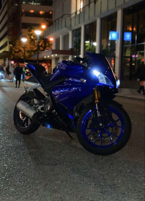 Blue Motorcycle Wallpaper, Yamaha R125 Wallpaper, Blue Light Aesthetic Wallpaper, Blue Motorcycle Aesthetic, Yamaha R25 Wallpaper, Yamaha R7 Wallpaper, Blue Motorbike, Yamaha Yzf R125, Blue Headlights