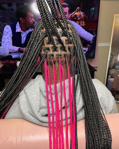 Peekaboo Hair Colors, Braiding Hair Colors, Colored Box Braids, Cute Box Braids, Peekaboo Hair, Big Box Braids Hairstyles, Colored Braids, Feed In Braids Hairstyles, Box Braids Hairstyles For Black Women