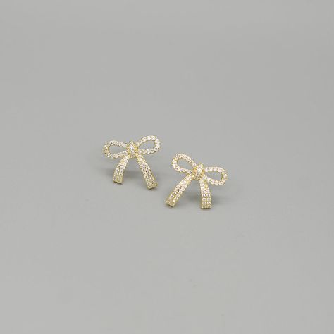 Rhinestone Pave petite bow tie earrings. 18k Gold and White Gold plated. Hypoallergenic. Measures at approximately 1 inch diameter. Bow Tie Earrings, Pretty Gold Earrings, Bow Earrings Gold, Gold Bow Earrings, Fancy Gold Earrings, Preppy Jewelry, Jewelry Accessories Ideas, Bride Accessories, Jewelry Essentials