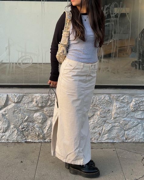 Long White Cargo Skirt Outfit, Outfit Ideas For Chubby Teenagers, White Cargo Skirt Outfit, Maong Skirt Outfit, Long Cargo Skirt Outfit, Cargo Skirt Long, Skirt Outfits Long, Cold Ootd, Outfits Long Skirt