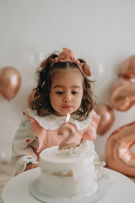 Second Birthday Photoshoot, Toddler Birthday Photoshoot, 2nd Birthday Pictures, 2nd Birthday Photos, Baby Birthday Decorations, Baby Birthday Themes, 2nd Birthday Party Themes, Girl 2nd Birthday, Photographs Ideas