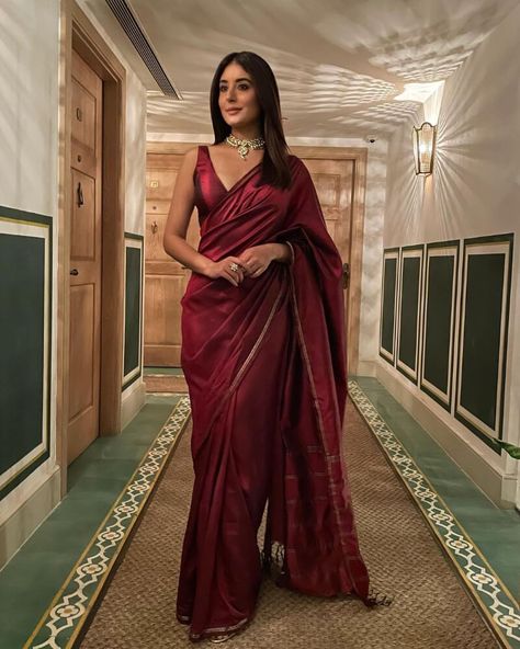 Kritika Kamra Ethnic, Traditional Outfits And Looks Kritika Kamra, Red Sari, Fancy Sarees Party Wear, Modern Saree, Indian Saree Blouses Designs, Simple Sarees, Indian Fashion Saree, Saree Designs Party Wear, Saree Blouse Designs Latest