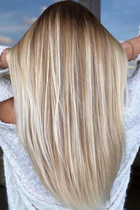 Platinum Blonde Hair Color Ideas Still Trending for 2022 - Love Hairstyles Platinum Blonde Highlights, Platinum Blonde Hair Color, Blonde Hair Shades, Blonde Hair Inspiration, Blonde Hair Looks, Blonde Hair With Highlights, Brown Blonde Hair, Platinum Blonde Hair, Hair Shades