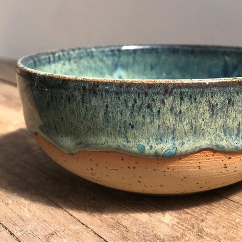 Michelle van Andel on Instagram: “Glazed with Amaco potter’s choice lustrous jade over blue midnight.I was running a first glaze firing with my new kiln when there was a 1,5…” Amaco Glazes, Glazing Techniques, Clay Bowl, Pottery Glazes, Ceramics Ideas Pottery, Glazes For Pottery, Pottery Bowls, Ceramic Painting, Handmade Pottery