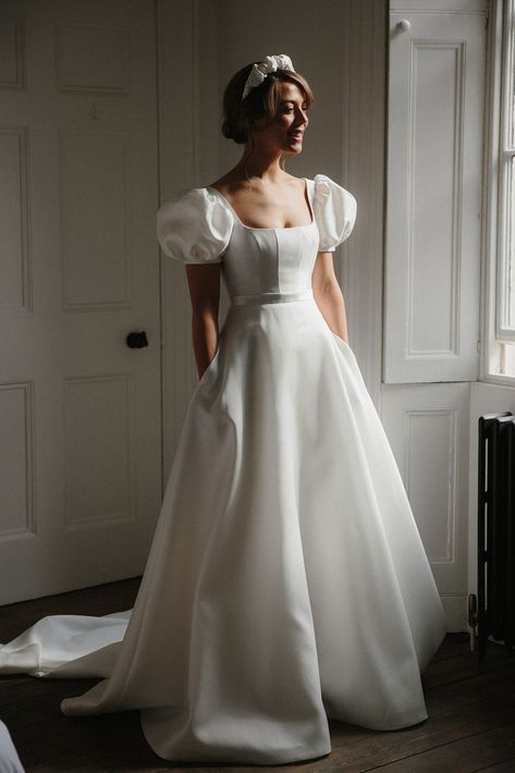 Puffy Sleeve A Line Wedding Dress, Puff Sleeve Wedding Dresses, Puff Sleeve Wedding Dress Vintage, Poet Sleeve Wedding Dress, Puffed Sleeve Wedding Dress, Bridgerton Corset, Party Wear Dresses Western, Wedding Dress Vintage Sleeves, White Puff Sleeve Dress