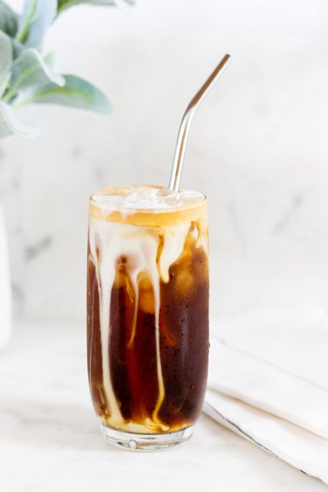 How to make an Iced Americano at Home - Yes Moore Tea Iced Americano Recipe, Americano Recipe, Quick Drinks, Iced Americano, Americano Coffee, Vanilla Syrup, Espresso Shot, Flavored Syrup, Espresso Maker