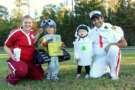 Family Costumes: Wall-E, EVE, captain and axiom passenger || Put Up Your Dukes: Wall-E-Ween: Homemade DIY Group Wall-E Costumes Walle Costume, Disney Family Costume Ideas, Walle Birthday, Wall E Costume, Cosmo Und Wanda, Toy Story Videos, Disney Family Costumes, Disney Costumes For Kids, Zombie Clothes