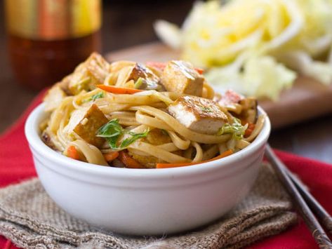 Vegan Shanghai Noodles Napa Cabbage Recipes Stir Fry, Crispy Tofu Stir Fry, Napa Cabbage Recipes, Shanghai Noodles, Recipes Stir Fry, Vegan Chinese, Vegan Asian Recipes, Tofu Stir Fry, Vegan Asian