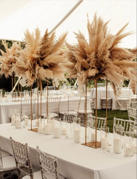 Nude Party Decorations, Silent Disco Party, Wedding Decorations Table, Wedding Centerpiece Ideas, Modern Boho Wedding, Silent Disco, Entertainment Ideas, Wedding Dress Boutiques, Boho Wedding Decorations