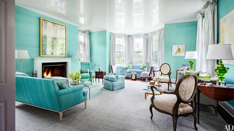 How to Turn Your Space into a Jewel Box High Gloss Ceiling, Green Painted Rooms, Gloss Ceiling, Blue Green Rooms, Turquoise Living Room Decor, Living Room Turquoise, Teal Living Rooms, Paint Color Inspiration, Decor Ikea