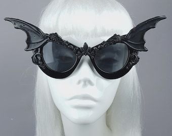 Funky Frames, Goth Outfit Inspo, Eyewear Store Design, Fun Glasses, Celebration Decorations, Victorian Gothic Style, Vtuber Model, Goth Subculture, Goth Outfit