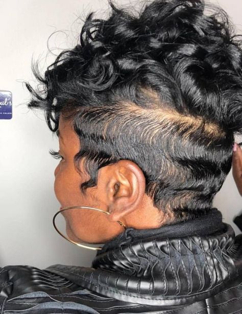 Women Bob Haircut, Finger Waves Short Hair, Finger Wave Hair, Black Hair Short Cuts, Short Sassy Haircuts, Shaved Hair Designs, Natural Hair Short Cuts, Haute Hair, Finger Waves