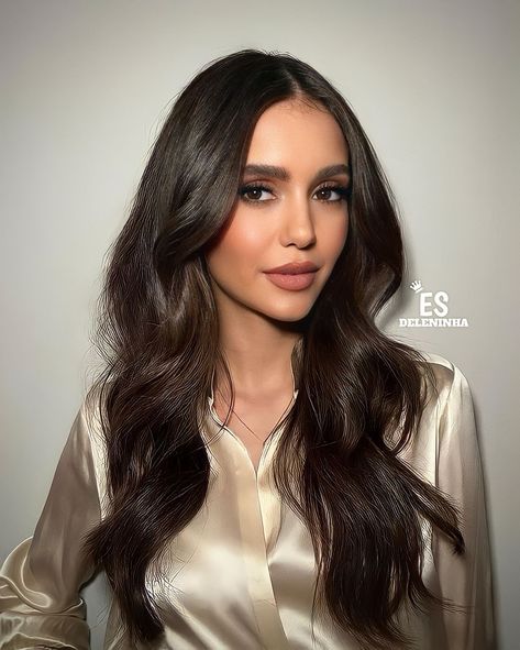 Nina Dobrev Hair Color, Nina Dobrev Makeup, Nina Dobrev Hair, Brown Hair Inspo, Shay Mitchell, Winter Hair Color, Winter Hair, Winter Hairstyles, Nina Dobrev