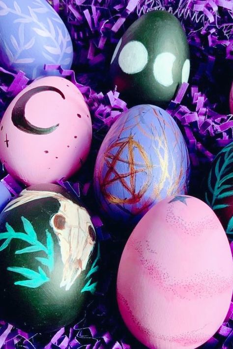 Pagan Egg Decorating, Gothic Easter Wallpaper, Witch Spring Aesthetic, Goth Easter Eggs, Ostara Painting, Ostara Egg Design, Ostara Aesthetic Wallpaper, Easter Pagan Holiday, Ostara Wallpaper