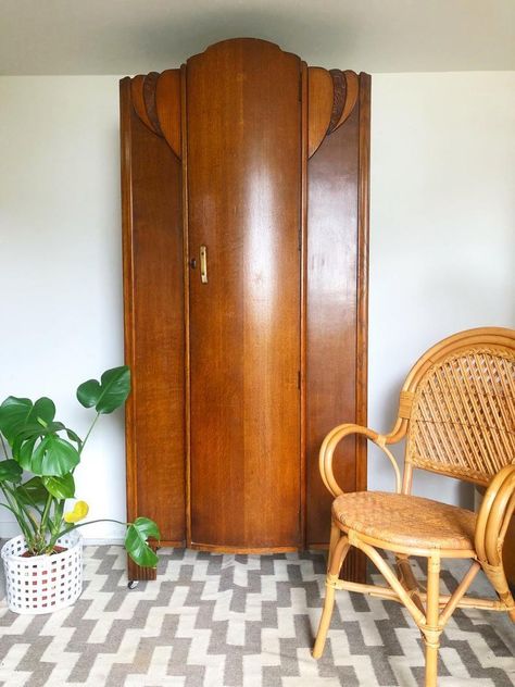 Retro Wardrobe Furniture, 70s Wardrobe Furniture, Art Nouveau Wardrobe, Vintage Wardrobe Furniture, Bedroom 60s, Mid Century Wardrobe, Deco Wardrobe, Diy Kast, Art Deco Wardrobe