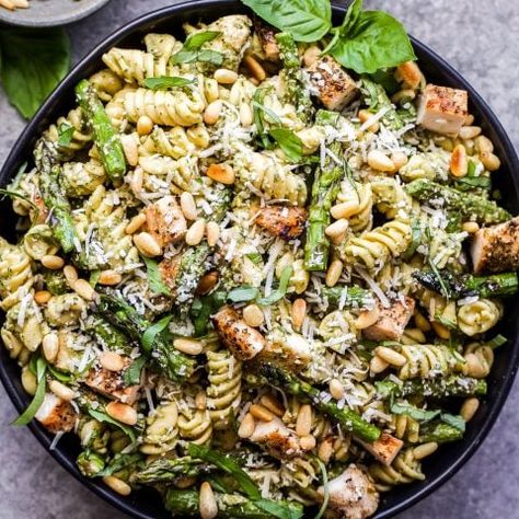 Grilled Chicken and Asparagus Pesto Pasta - Recipe Runner Grilled Chicken And Asparagus, Asparagus Pesto Pasta, 2024 Diet, Healthy Reciepes, Recipe Runner, Summer Pasta Recipes, Chicken And Asparagus, Spring Pasta, Pasta Al Pesto