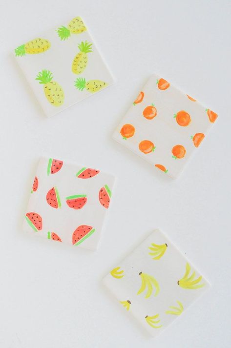 Fruit Coasters, Pineapple Crafts, Fruit Shoot, Summer Room Decor, Fruit Diy, Diy Pineapple, Pot Painting, Simple Watercolor, Sketchbook Inspo